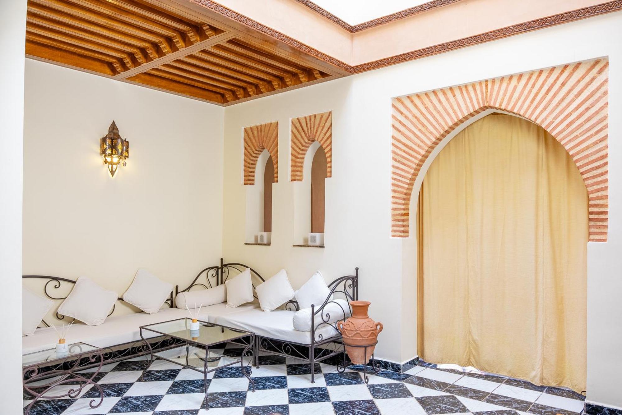 Riad The Moroccans Pool And Terrace Marrakesh Exterior photo
